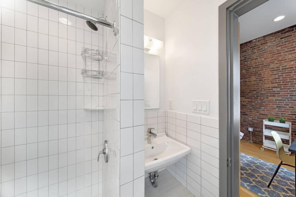 Simple Furnished Studio In The Heart Of บอสตัน ภายนอก รูปภาพ