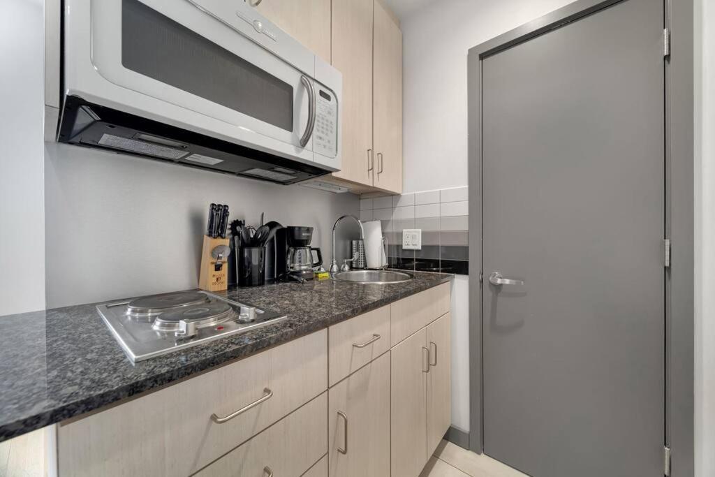 Simple Furnished Studio In The Heart Of บอสตัน ภายนอก รูปภาพ
